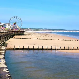 Sea View Lavish Sky Tv Whirlpool Bath Huge Balcony Newly Refurbished Apartment Bridlington
