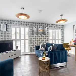 Elliot Oliver - Charming One Bedroom With Parking In The Docks Apartment Gloucester