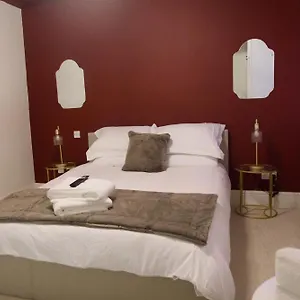 2 Bedroom - The Ruby Apartment Cheltenham